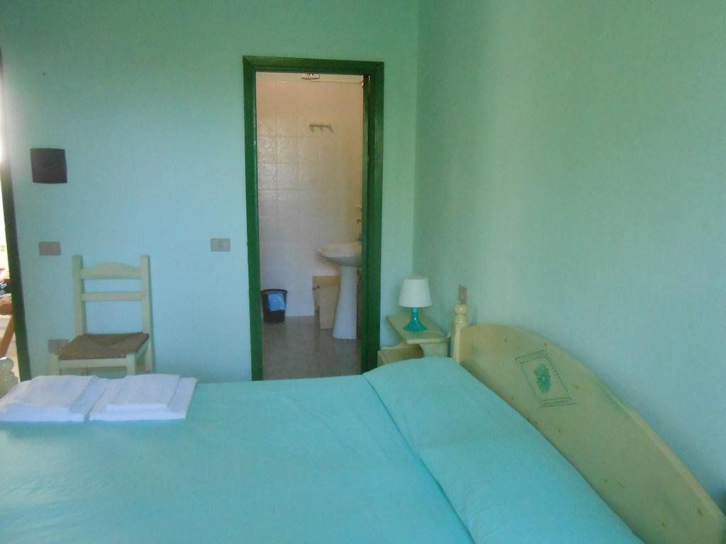 Agriturismo Tupei Ξενοδοχείο Calasetta Δωμάτιο φωτογραφία